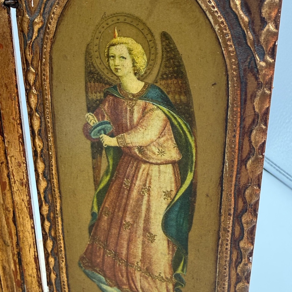 Mid-Century Italian Carved Painted Triptych with Madonna & Child, and Angels - Picture 4 of 16